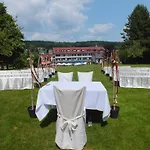 Otel Western Brunnenhof Weibersbrunn